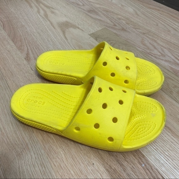 Crocs Yellow Slide Sandals Sz 6 Women’s Open Toe - Picture 2 of 7